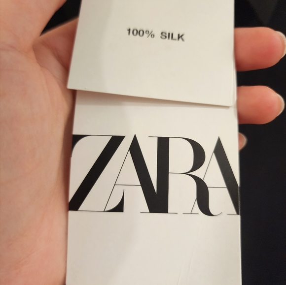 Zara Button up blouse 100% silk BNWT Size M - Picture 3 of 5